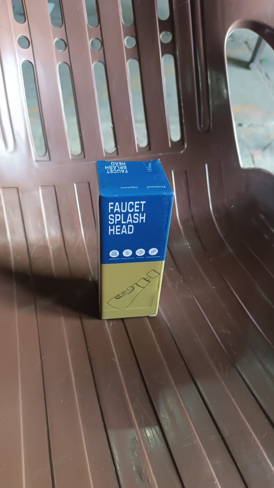 Kitchen tap sprayer box